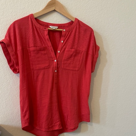 Lucky Brand Tops - Lucky brand Sz S Red Button V neck Top w short sleeves